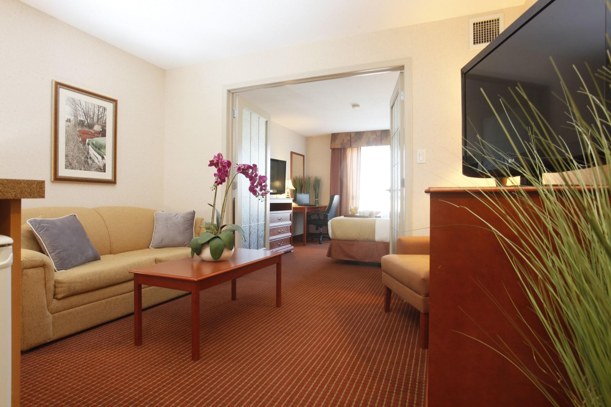 Stonebridge Hotel Dawson Creek Bagian luar foto