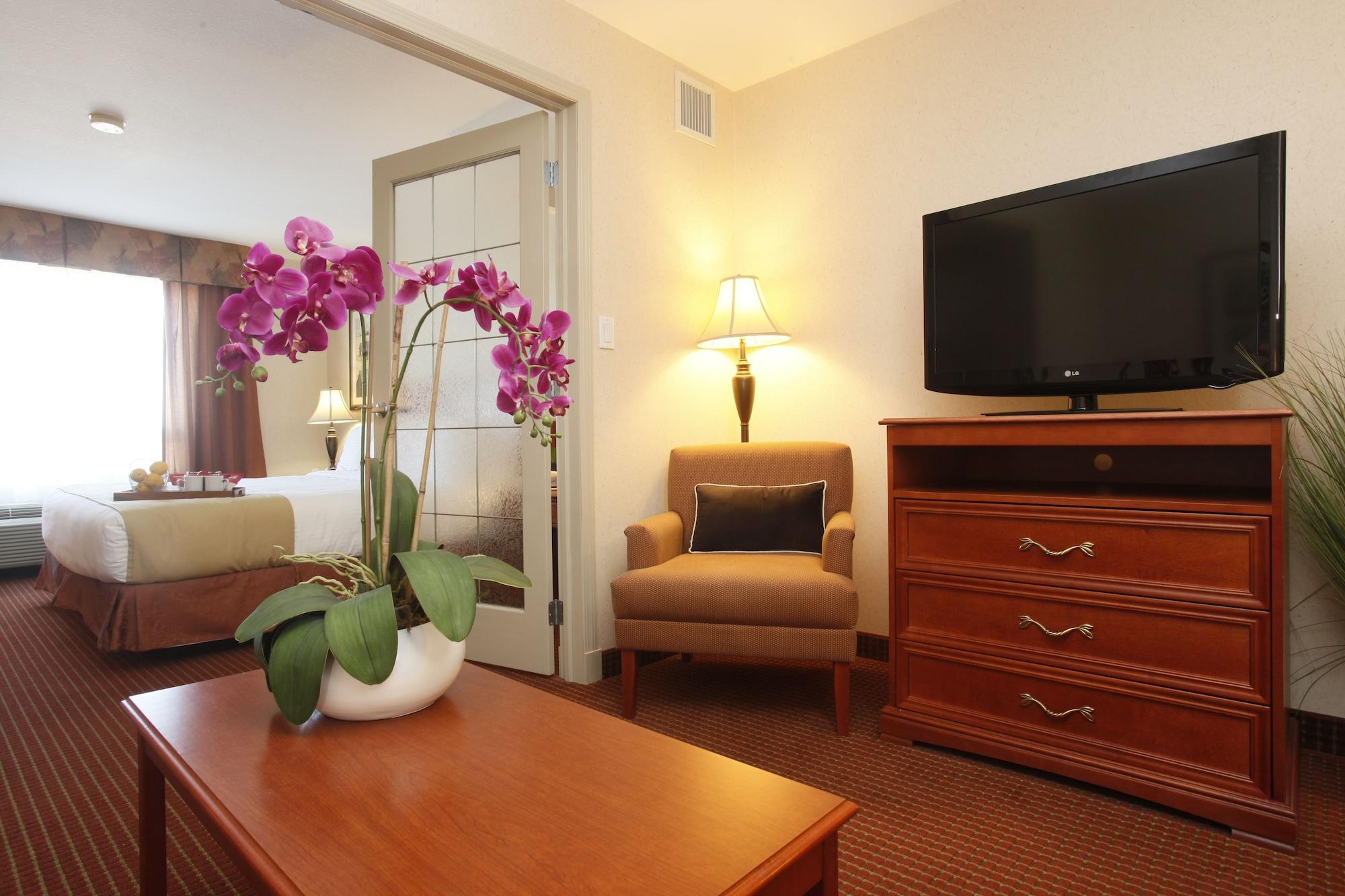 Stonebridge Hotel Dawson Creek Bagian luar foto