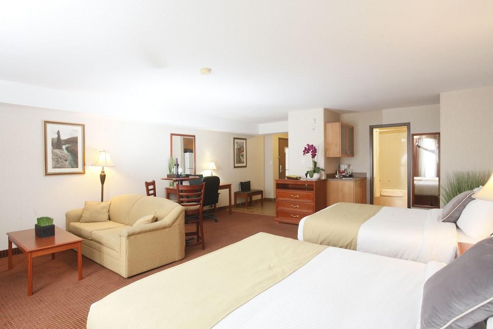 Stonebridge Hotel Dawson Creek Bagian luar foto