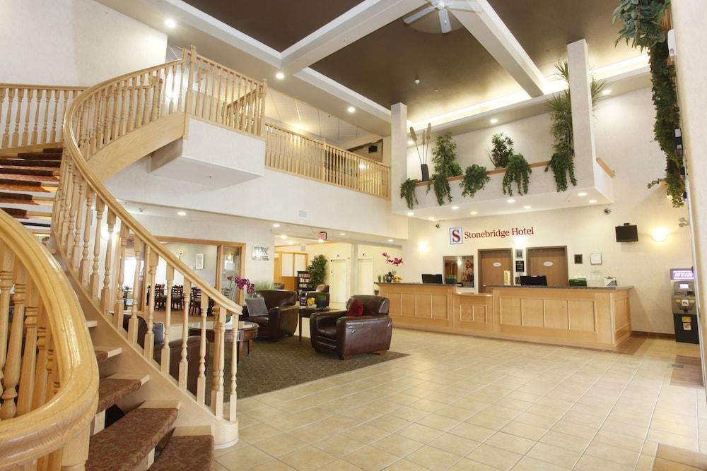 Stonebridge Hotel Dawson Creek Bagian luar foto
